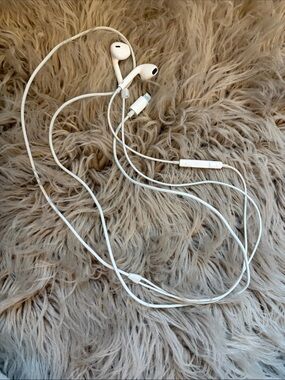 White Wired Earbuds with Lightning Connector